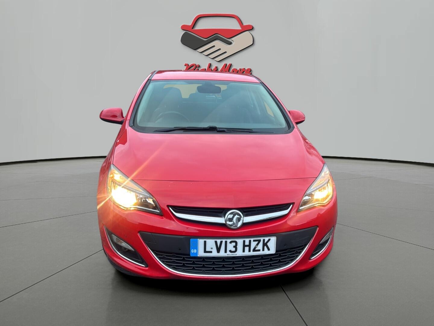 Used Vauxhall Astra 2013 for sale - 76498432: Photo 2