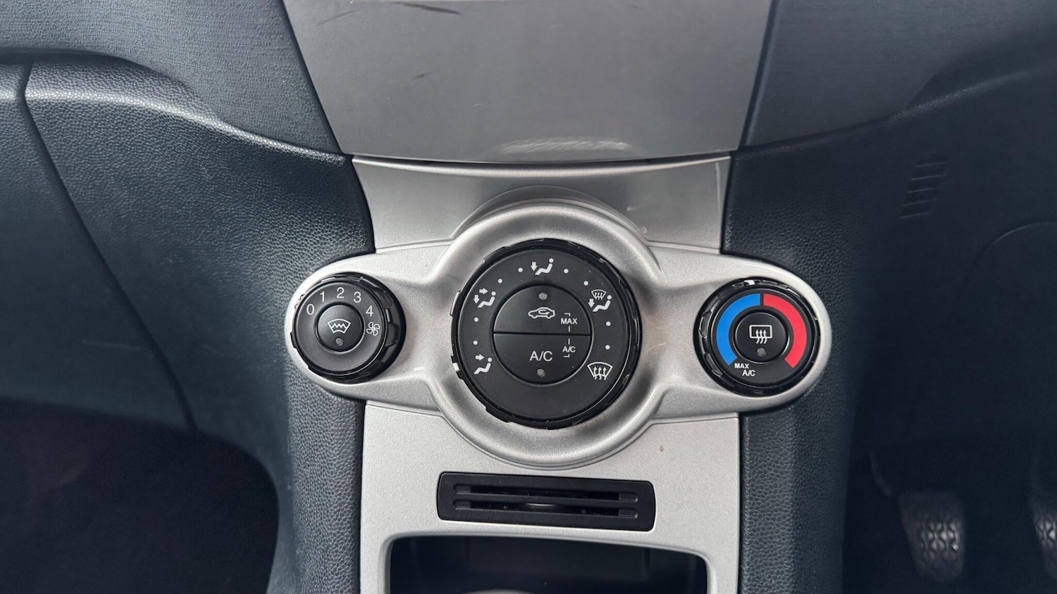 Used Ford Fiesta 2011 for sale - 78086702: Photo 15