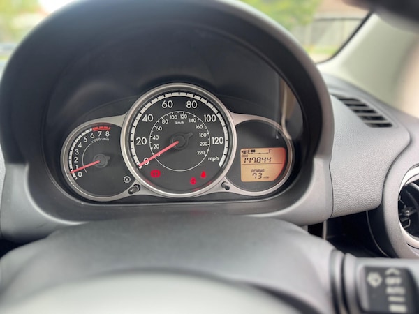 Used Mazda Mazda2 2012 for sale - 76190102: Photo 13