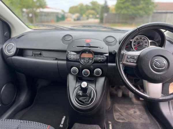 Used Mazda Mazda2 2012 for sale - 76190102: Photo 15