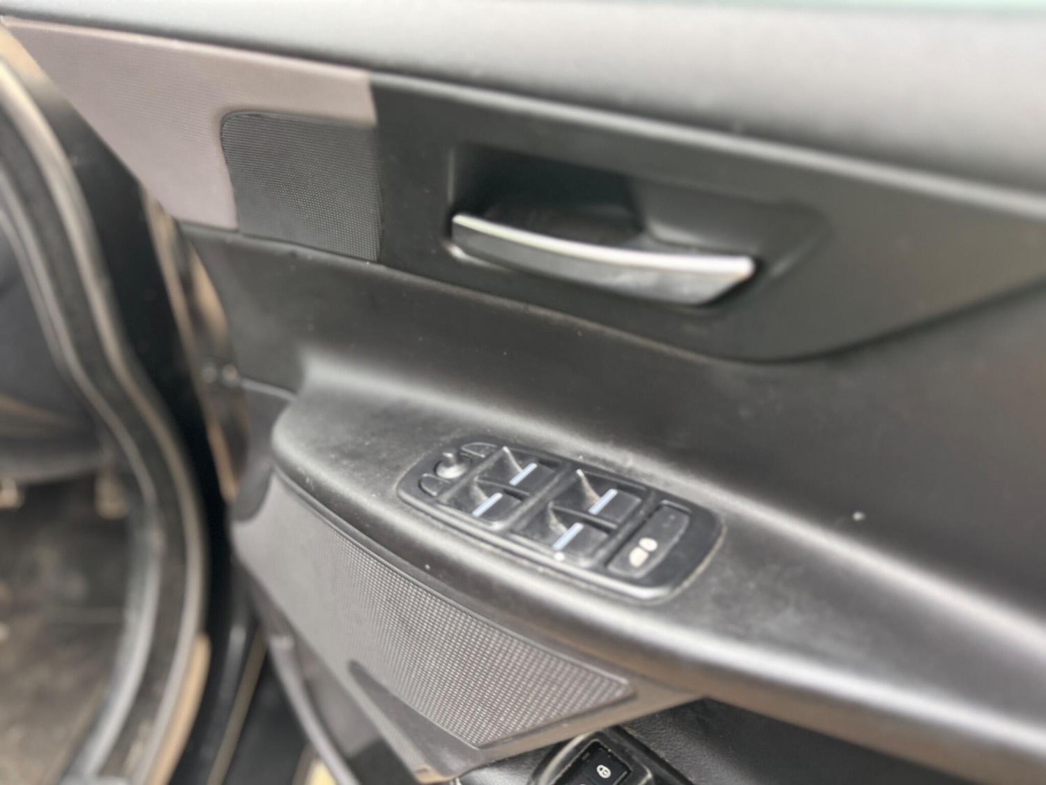 Used Jaguar XE 2017 for sale - 76952892: Photo 10