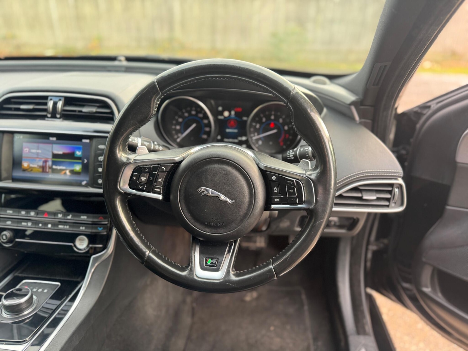 Used Jaguar XE 2017 for sale - 76952892: Photo 11