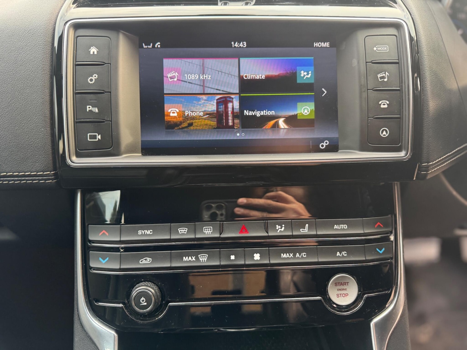 Used Jaguar XE 2017 for sale - 76952892: Photo 14