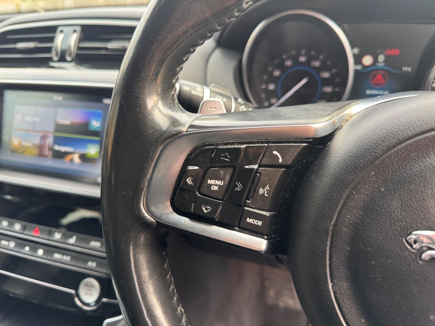 Used Jaguar XE 2017 for sale - 76952892: Photo 20