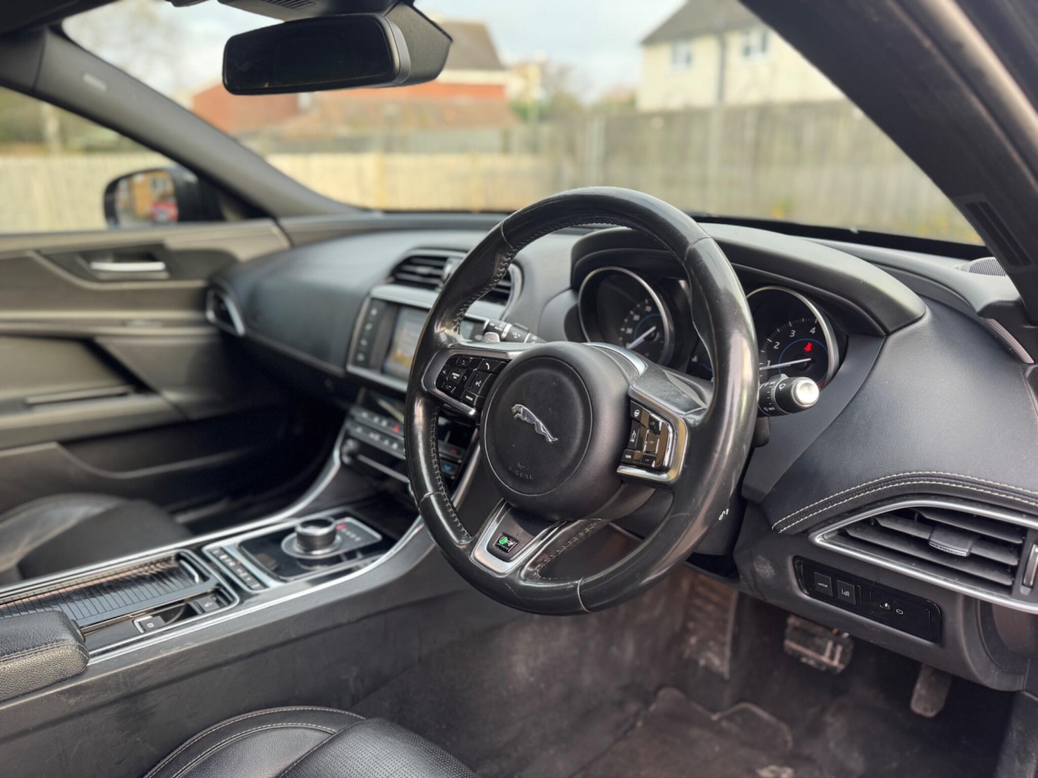 Used Jaguar XE 2017 for sale - 76952892: Photo 9