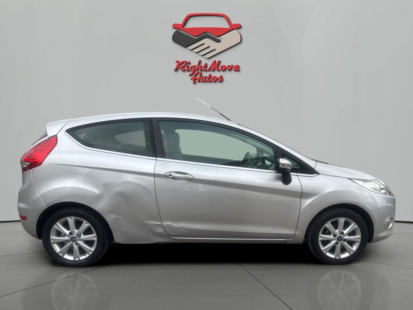 Used Ford Fiesta 2010 for sale - 76377335: Photo 4
