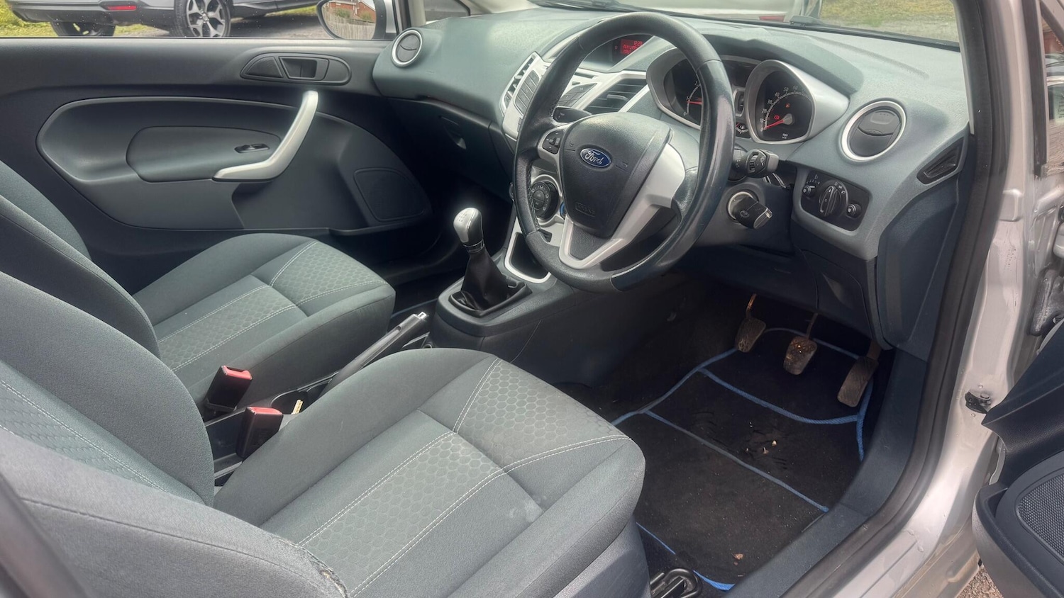 Used Ford Fiesta 2010 for sale - 76377335: Photo 9