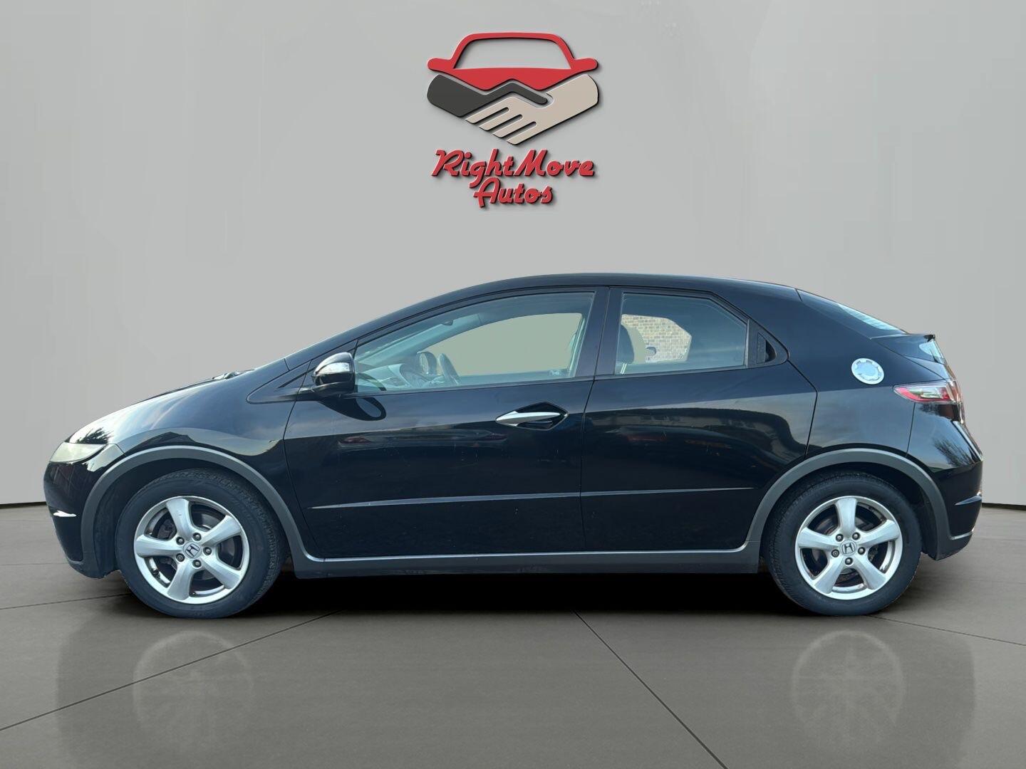 Used Honda Civic 2010 for sale - 76935819: Photo 5