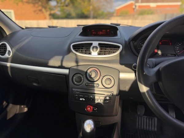 Used Renault Clio 2009 for sale - 76227796: Photo 12