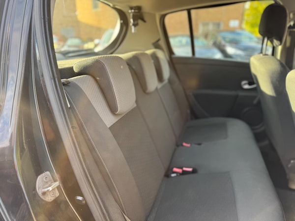 Used Renault Clio 2009 for sale - 76227796: Photo 16