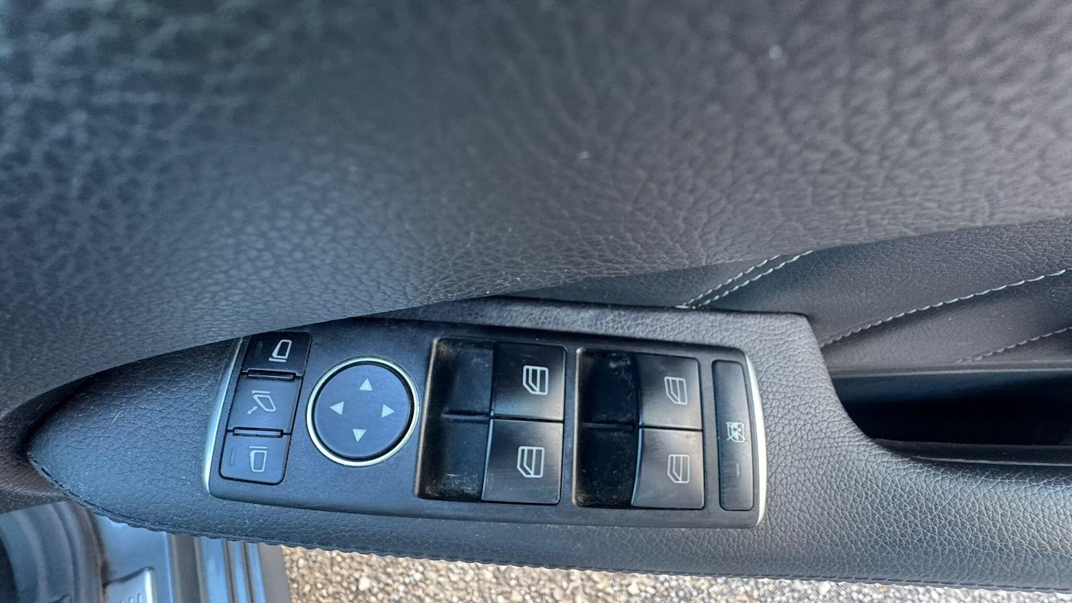 Used Mercedes-Benz E Class 2015 for sale - 76634027: Photo 21