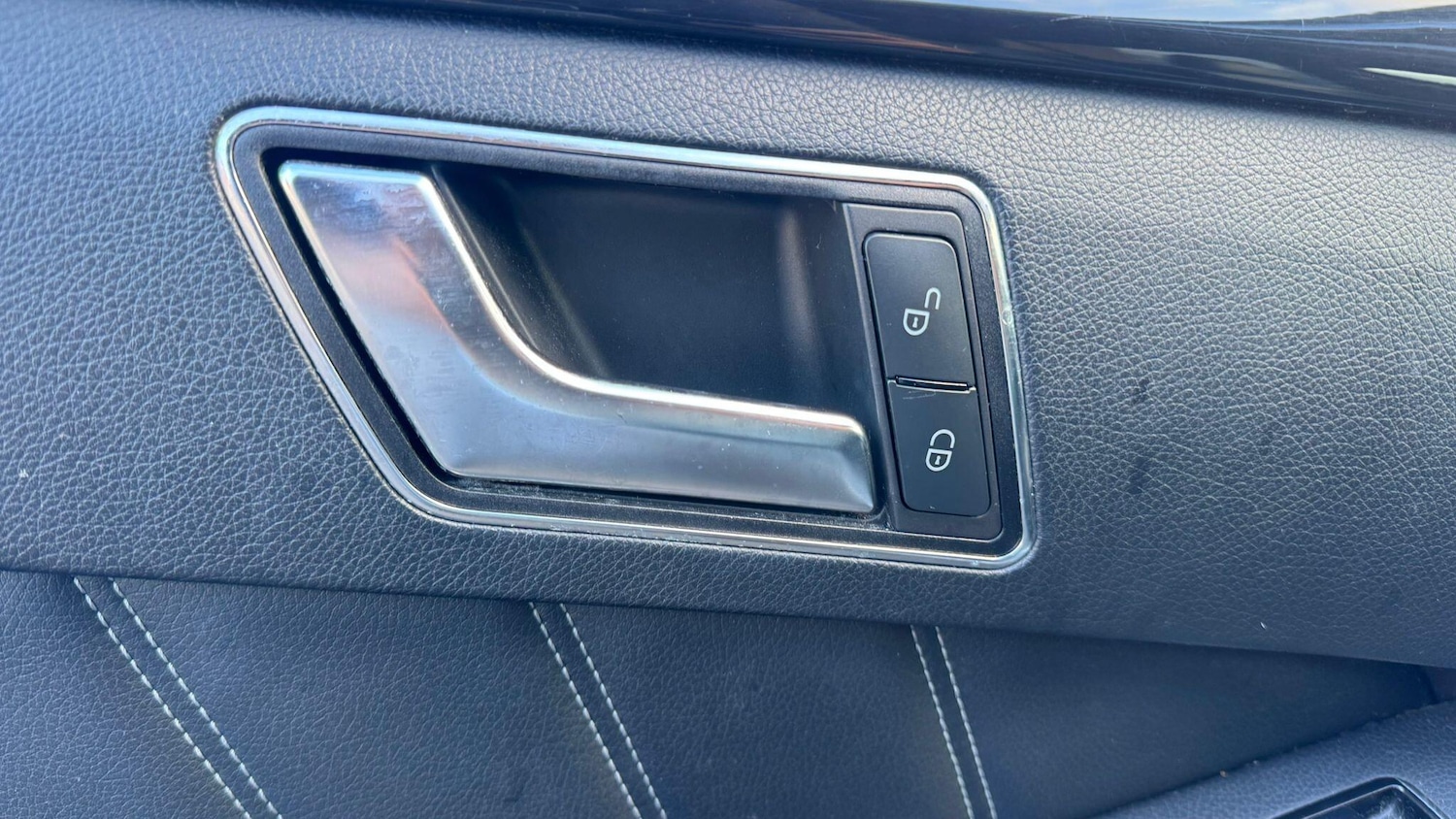 Used Mercedes-Benz E Class 2015 for sale - 76634027: Photo 24