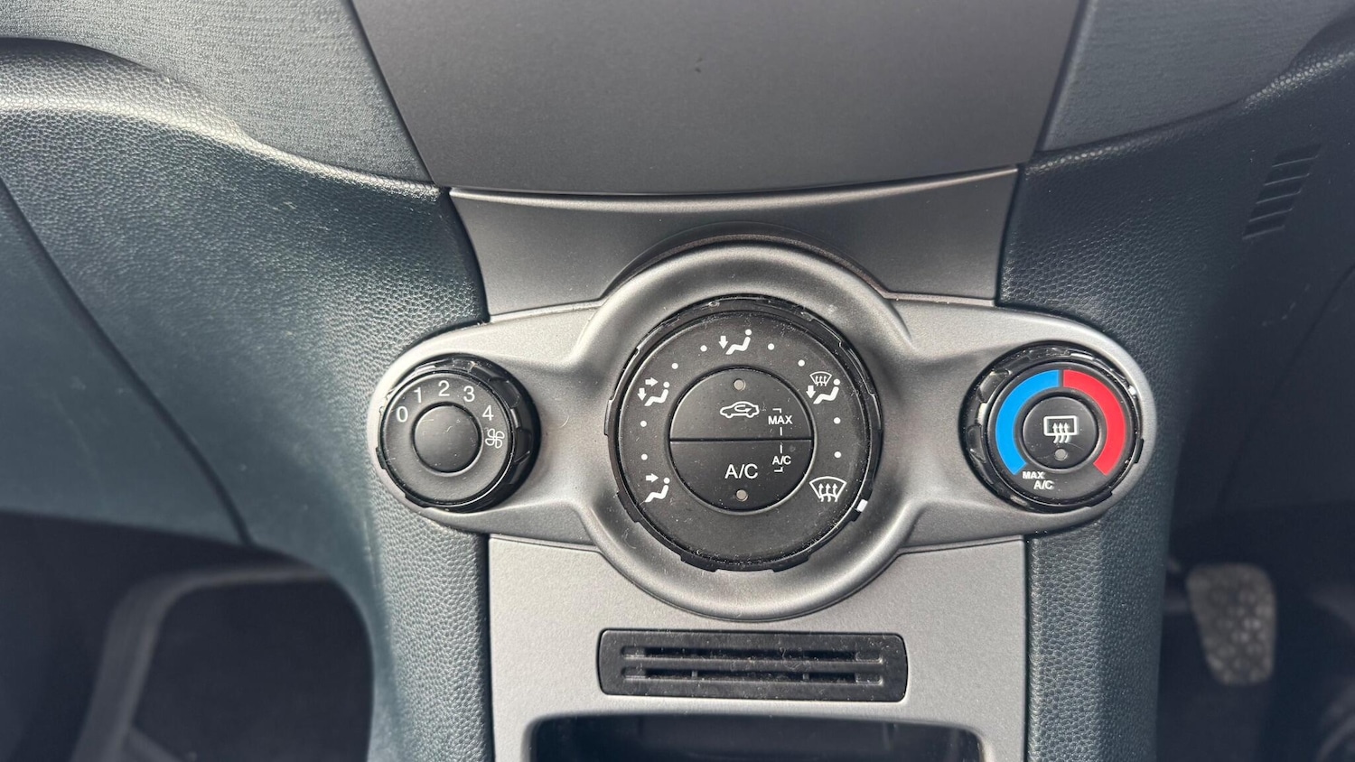 Used Ford Fiesta 2011 for sale - 77993209: Photo 17