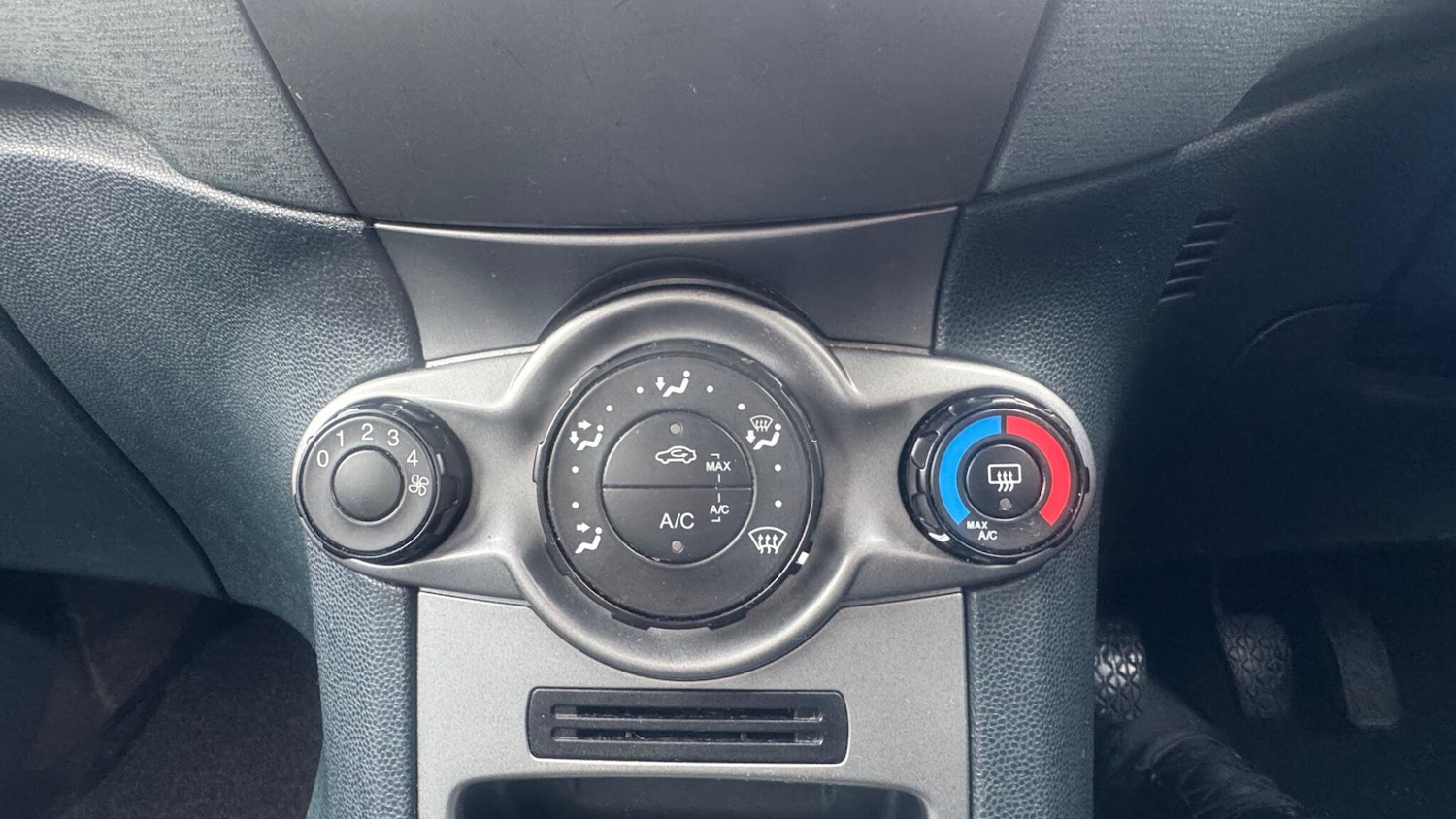 Used Ford Fiesta 2011 for sale - 76592706: Photo 18