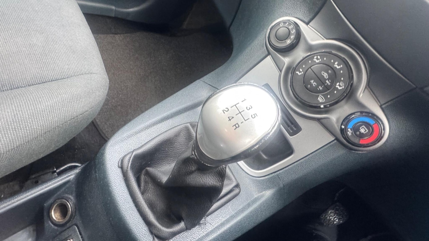 Used Ford Fiesta 2011 for sale - 76592706: Photo 19