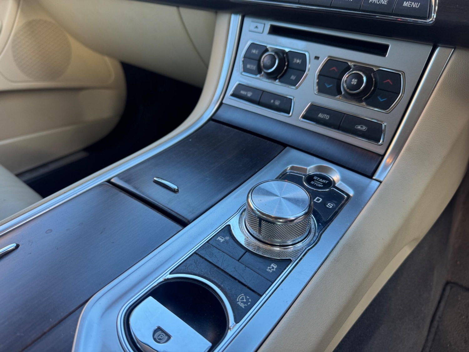 Used Jaguar XF 2011 for sale - 77050154: Photo 15