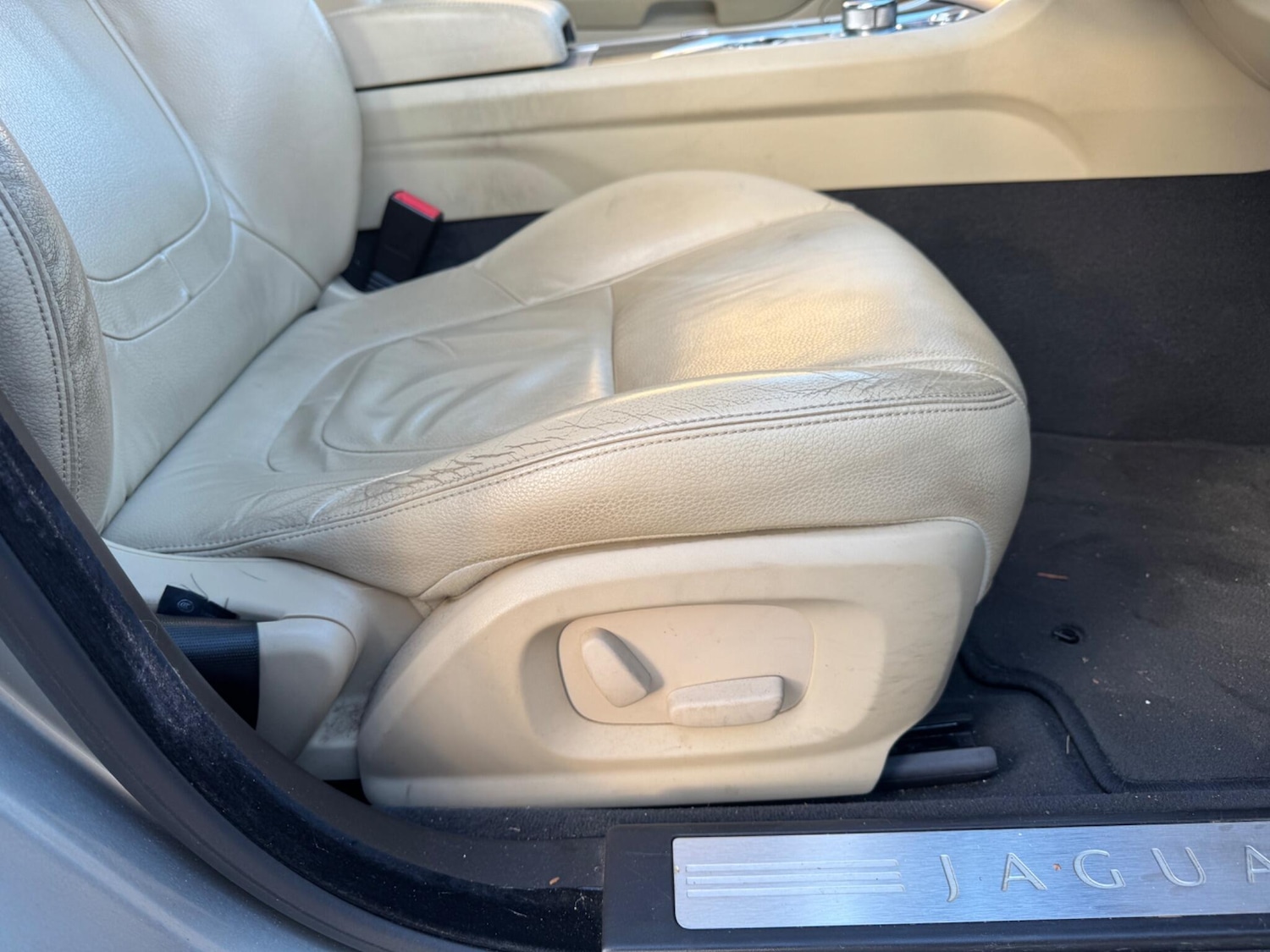 Used Jaguar XF 2011 for sale - 77050154: Photo 16