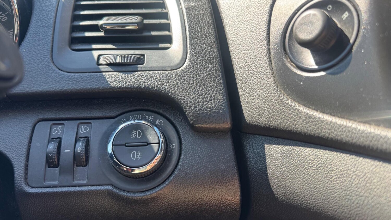 Used Vauxhall Insignia 2011 for sale - 78156529: Photo 19