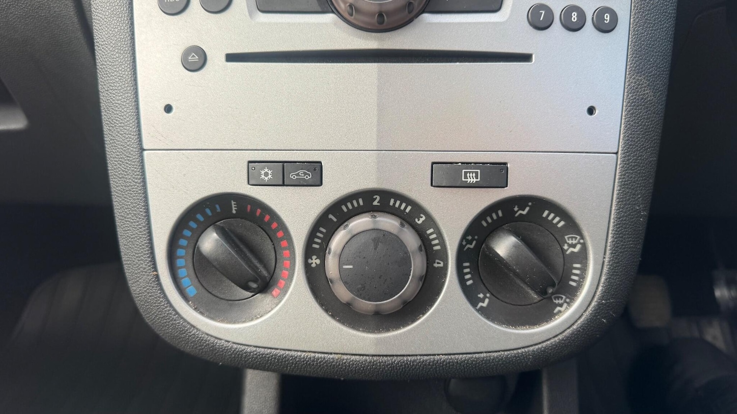 Used Vauxhall Corsa 2011 for sale - 77441112: Photo 16