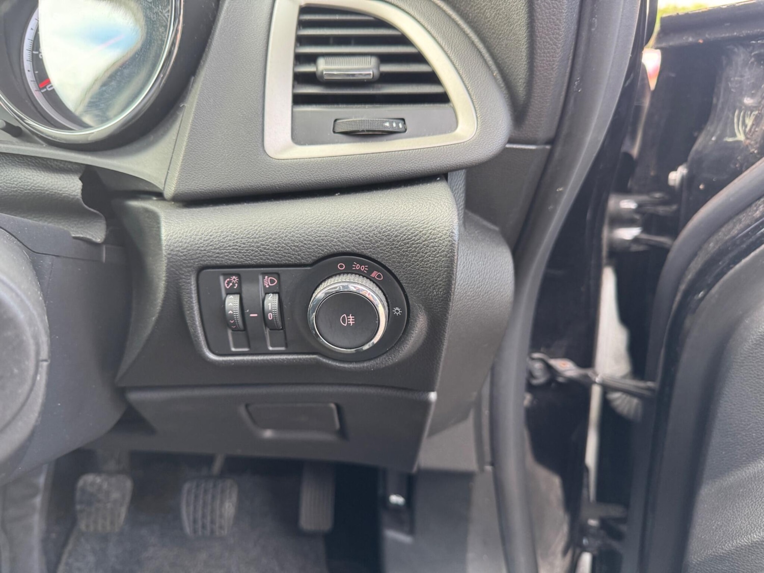 Used Vauxhall Astra 2011 for sale - 76360767: Photo 11