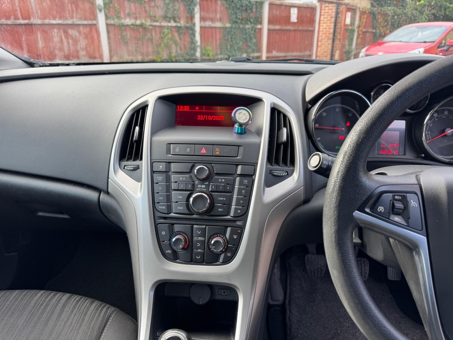 Used Vauxhall Astra 2011 for sale - 76360767: Photo 13
