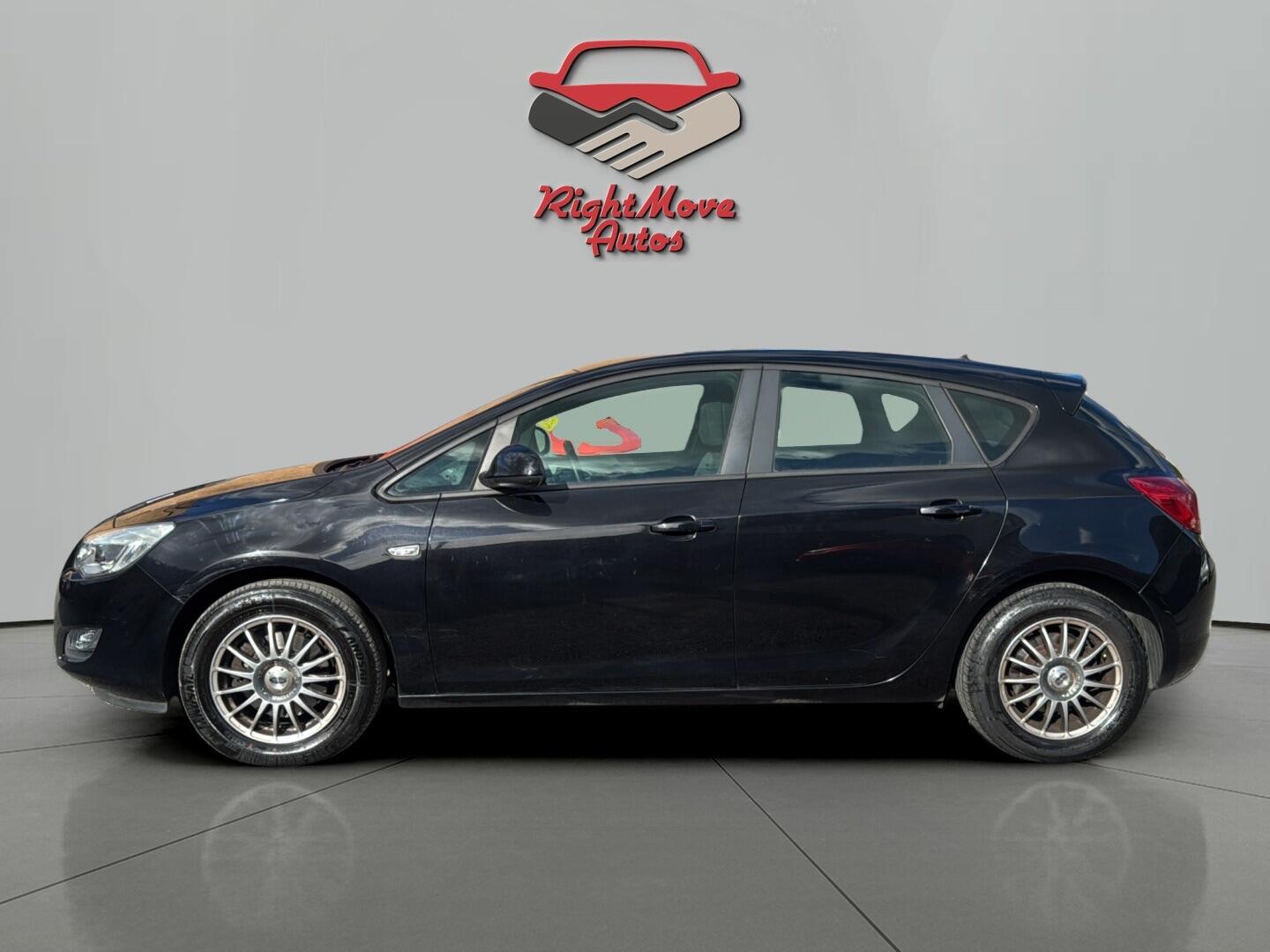 Used Vauxhall Astra 2011 for sale - 76360767: Photo 2