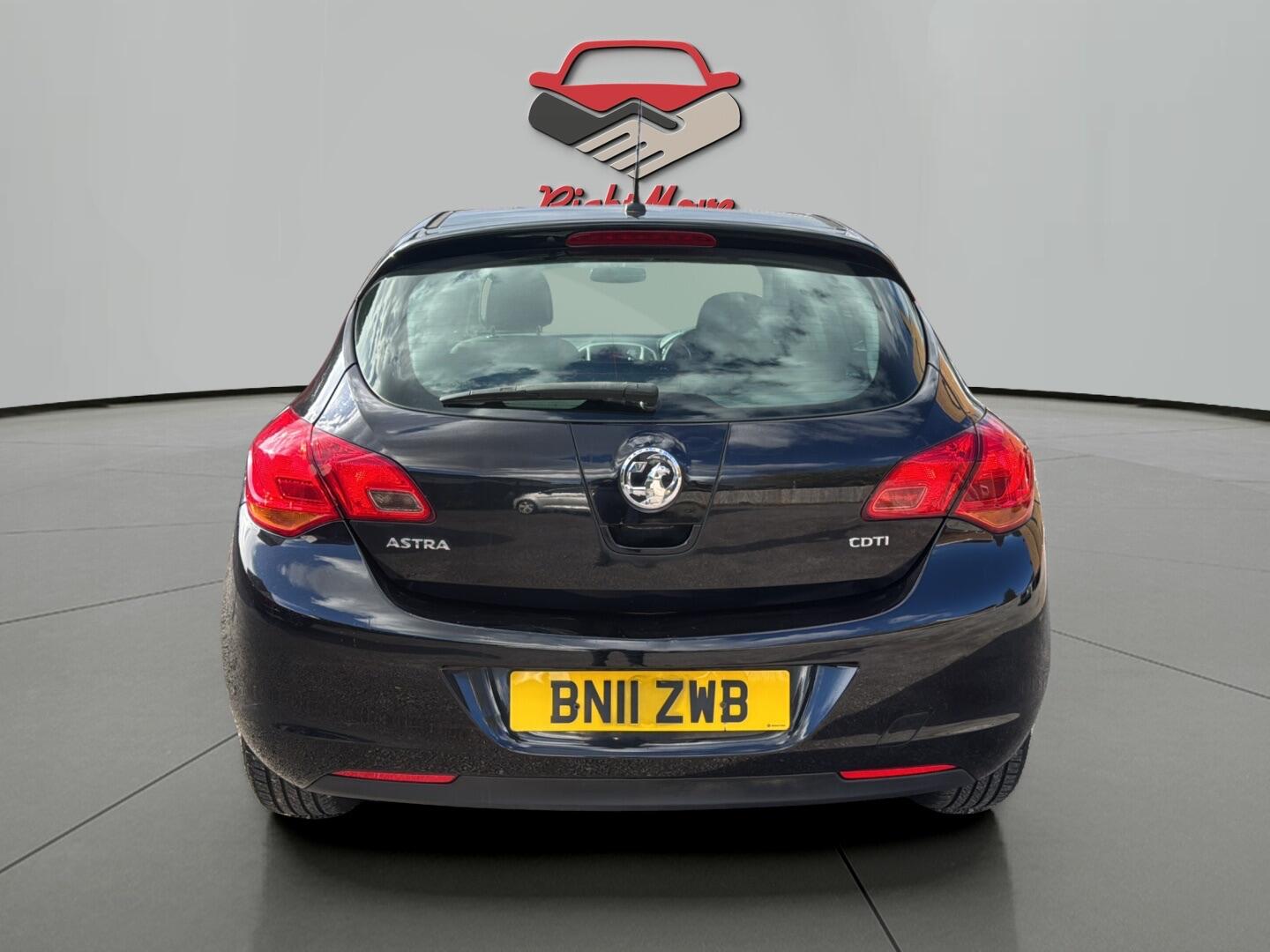 Used Vauxhall Astra 2011 for sale - 76360767: Photo 4