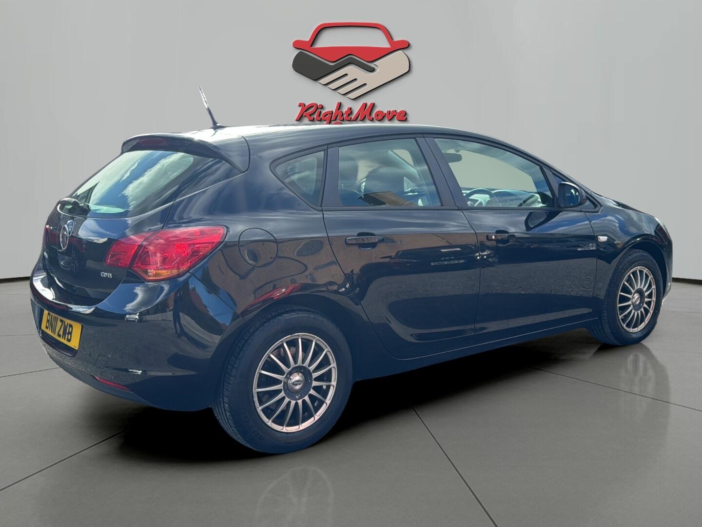 Used Vauxhall Astra 2011 for sale - 76360767: Photo 5