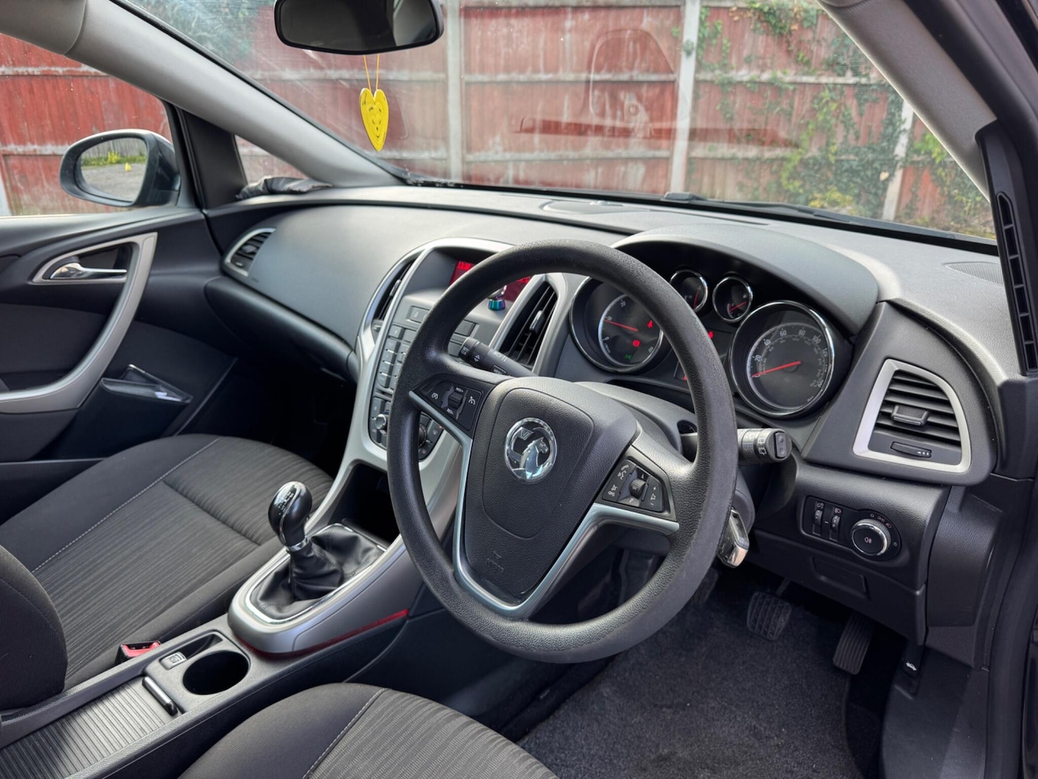 Used Vauxhall Astra 2011 for sale - 76360767: Photo 9