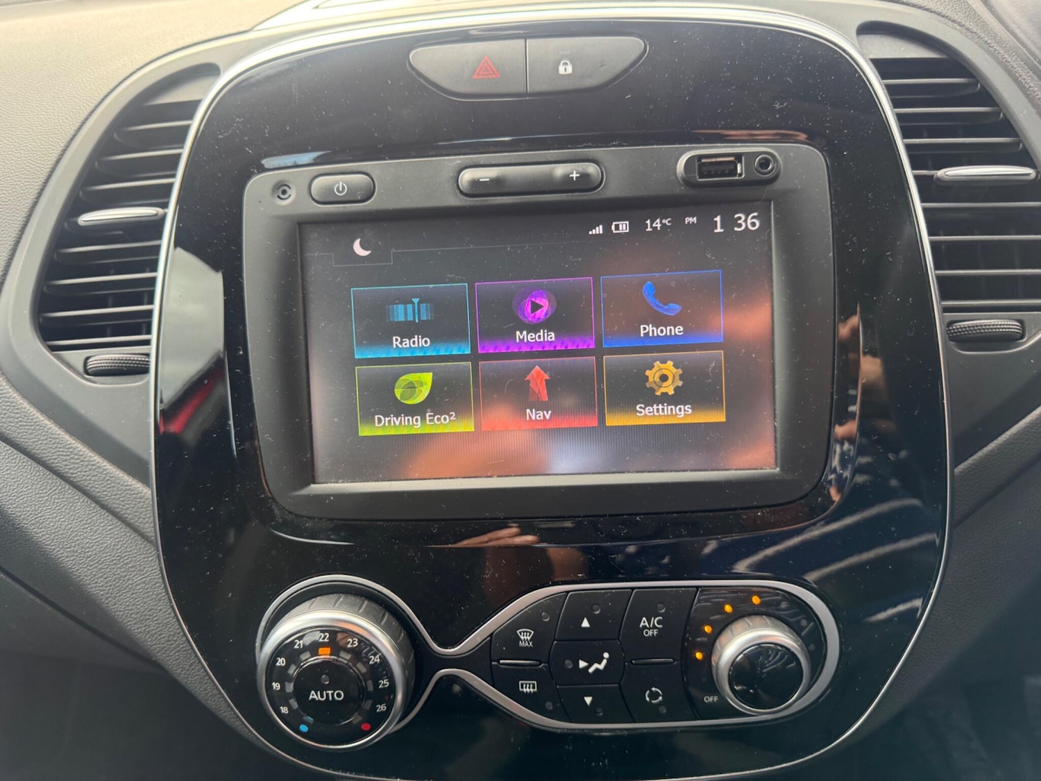 Used Renault Captur 2017 for sale - 76349349: Photo 9