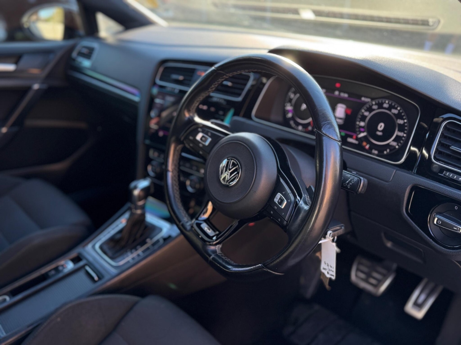 Used Volkswagen Golf 2017 for sale - 77163337: Photo 9