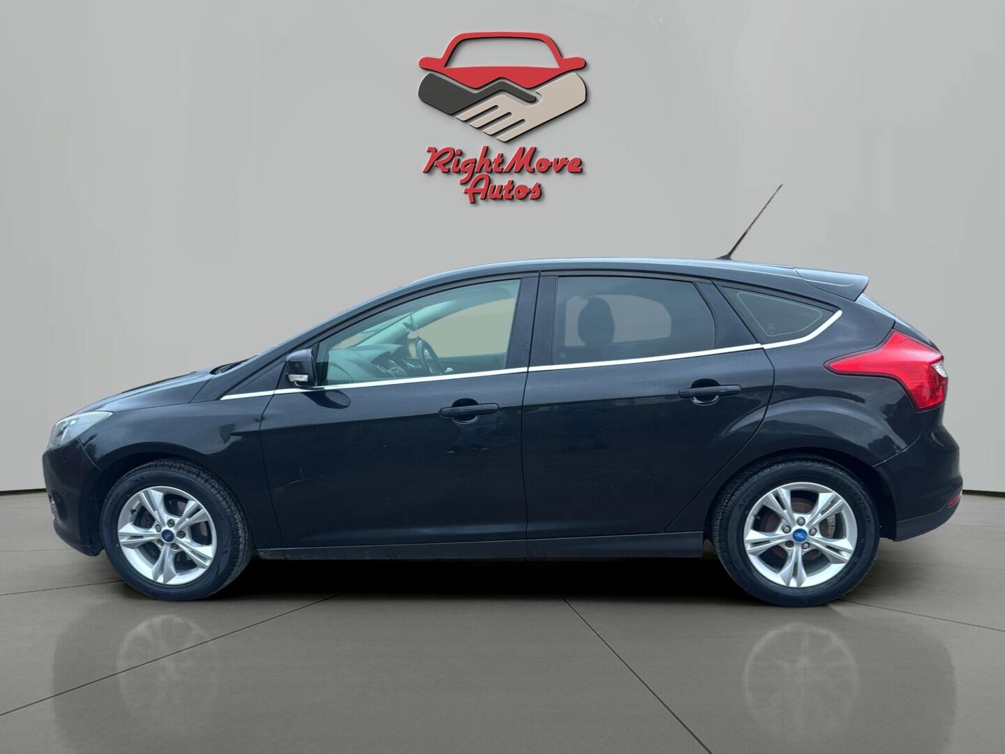 Used Ford Focus 2011 for sale - 78007586: Photo 2