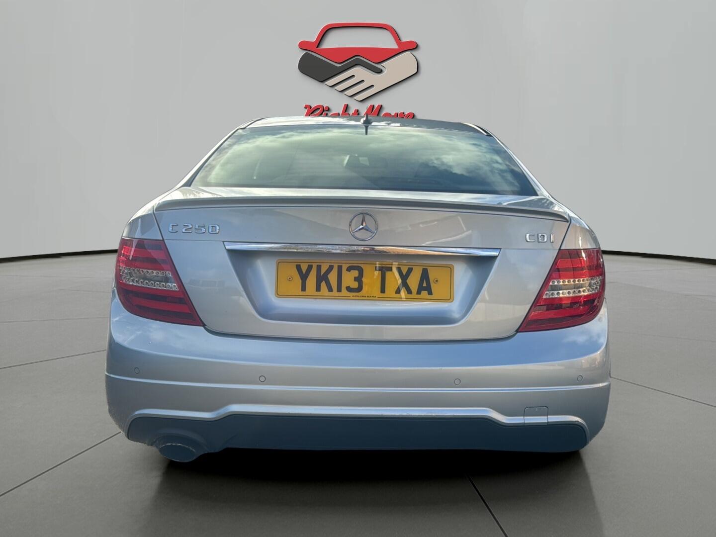 Used Mercedes-Benz C Class 2013 for sale - 76899123: Photo 4