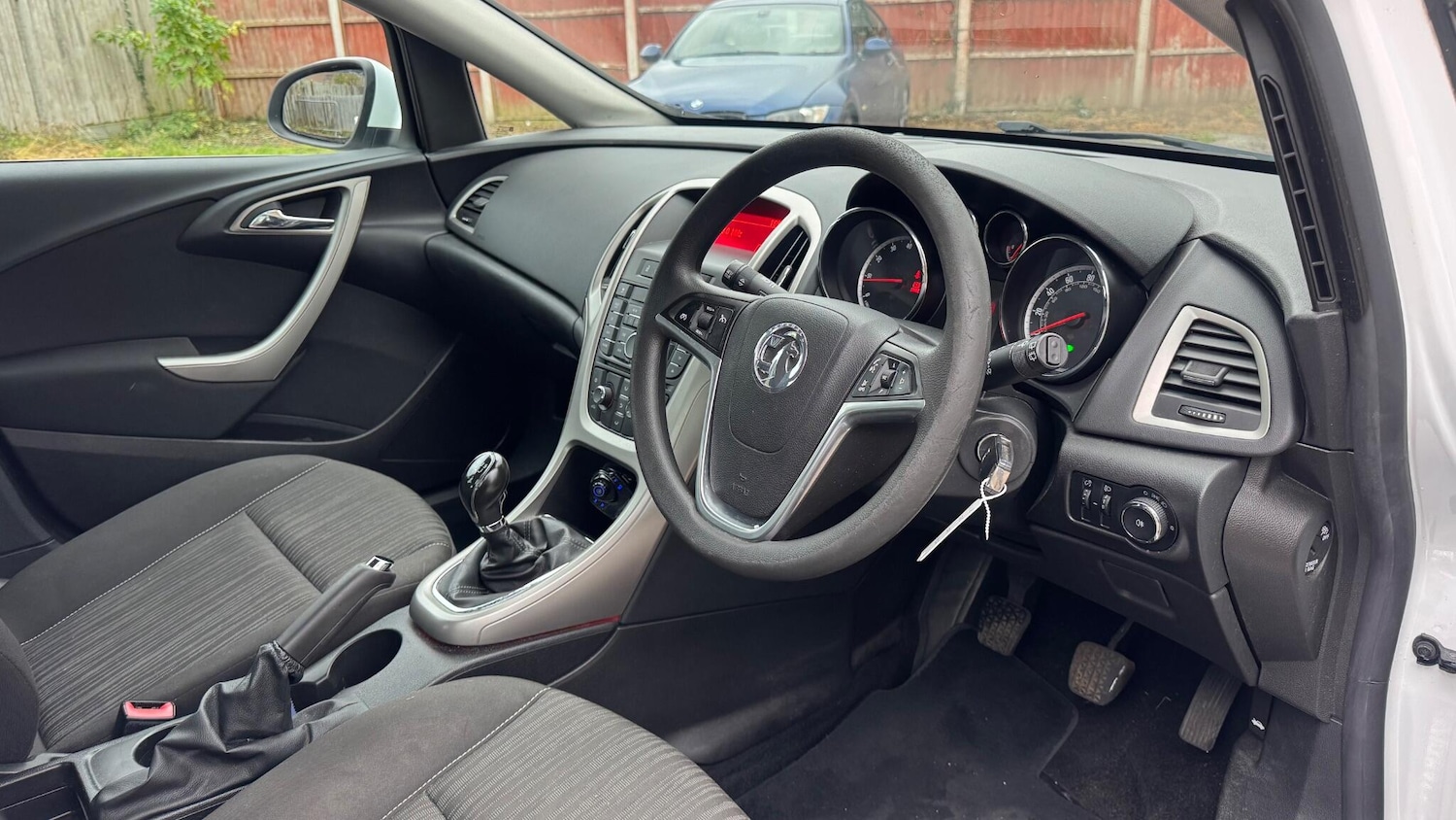 Used Vauxhall Astra 2010 for sale - 76550883: Photo 13