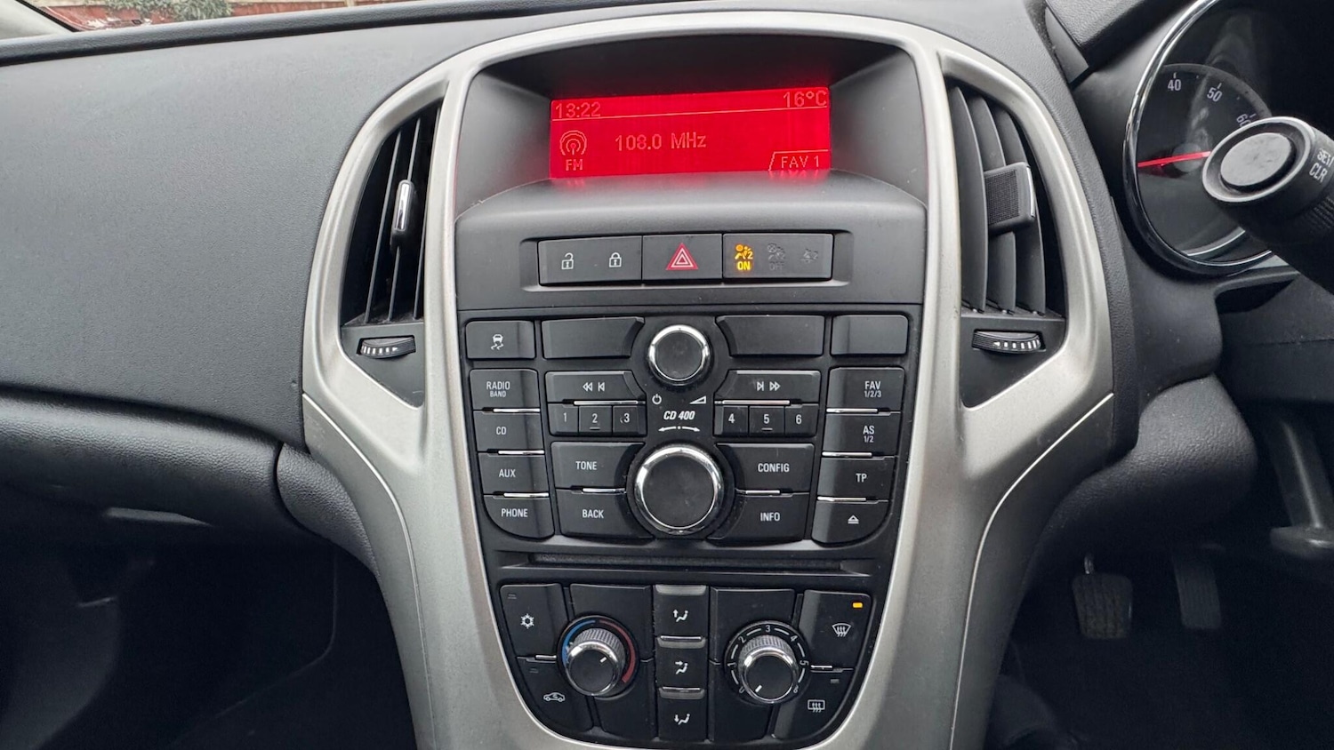 Used Vauxhall Astra 2010 for sale - 76550883: Photo 18