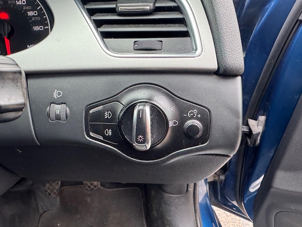 Used Audi A4 2009 for sale - 76314745: Photo 10