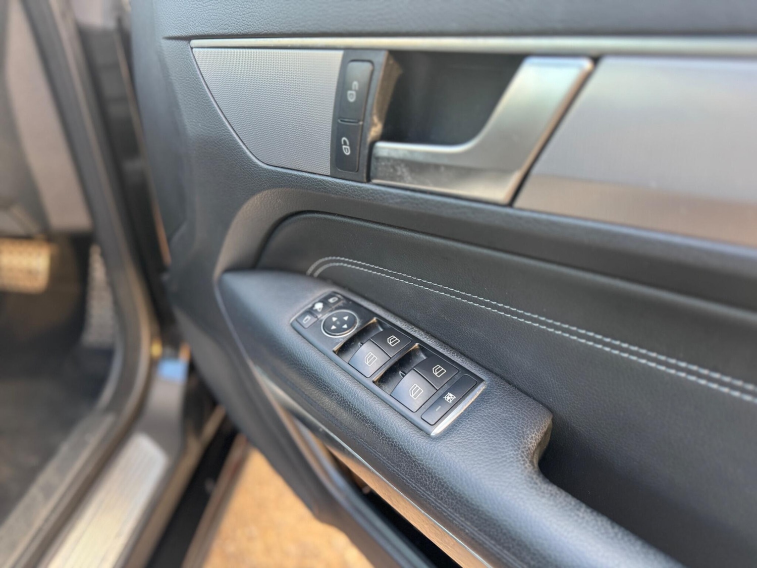 Used Mercedes-Benz E Class 2013 for sale - 76913460: Photo 11