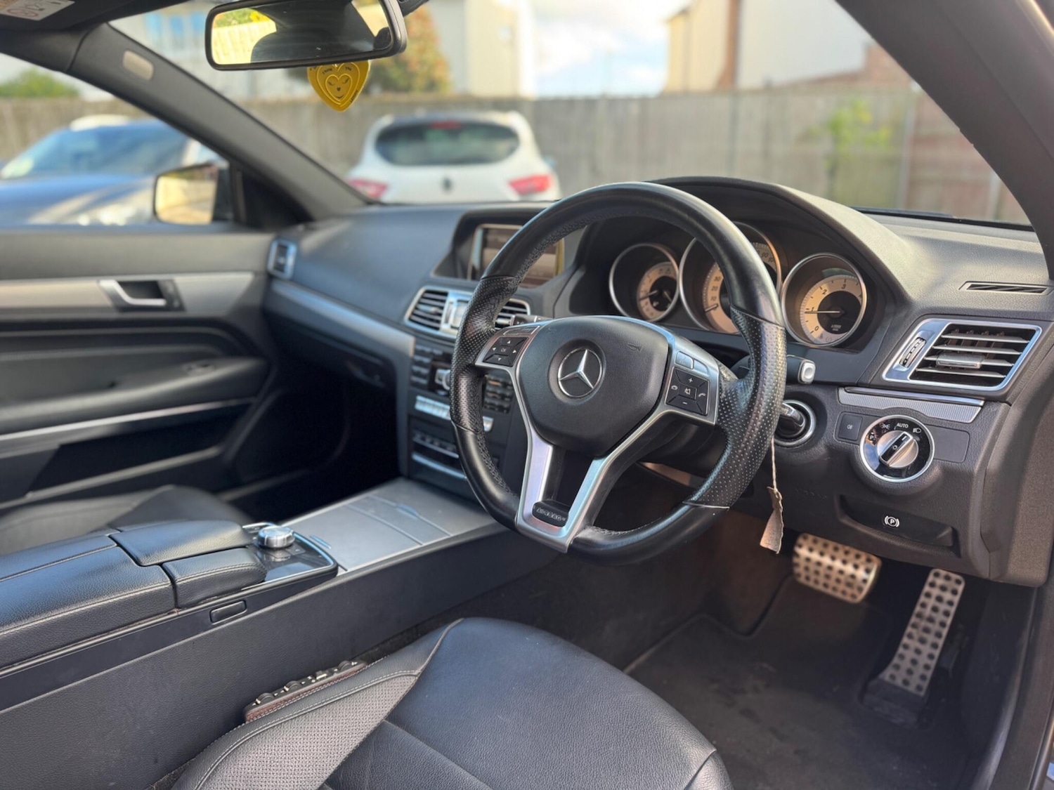 Used Mercedes-Benz E Class 2013 for sale - 76913460: Photo 9