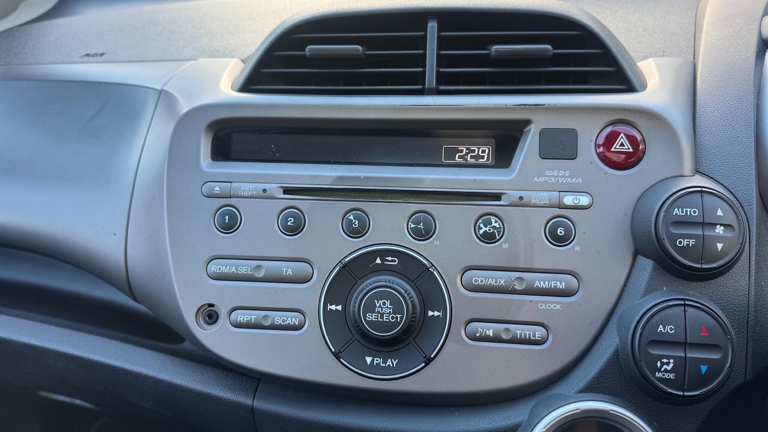 Used Honda Jazz 2010 for sale - 78085957: Photo 18