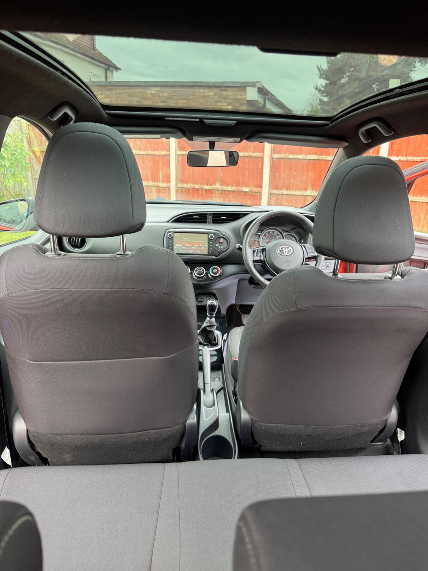 Used Toyota Yaris 2016 for sale - 76597253: Photo 15