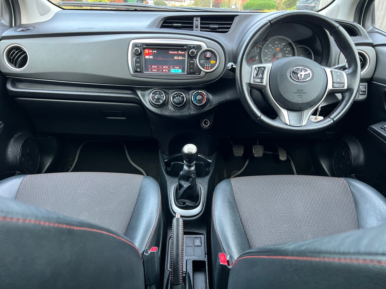 Used Toyota Yaris 2012 for sale - 76352961: Photo 10