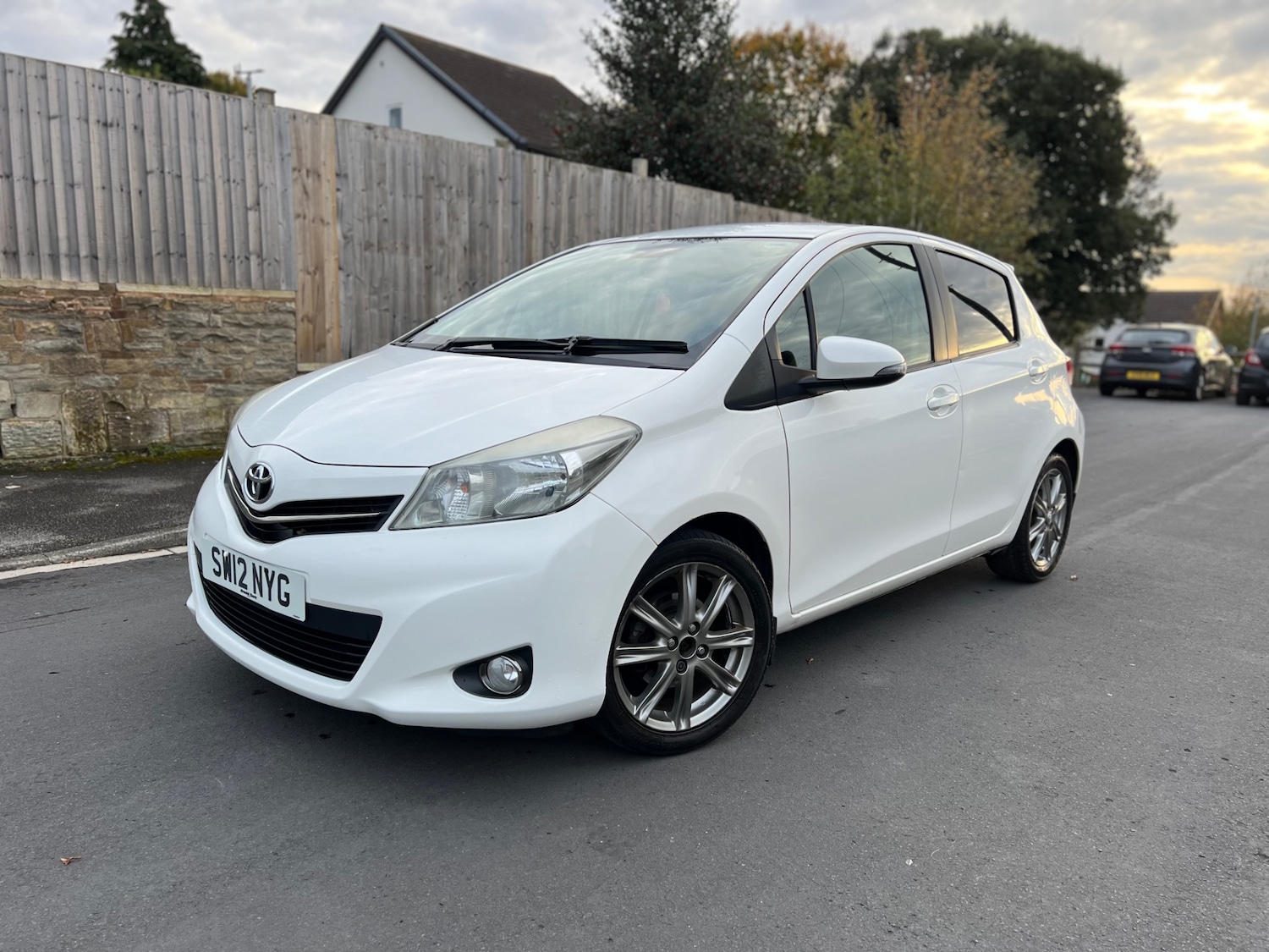 Used Toyota Yaris 2012 for sale - 76352961: Photo 2