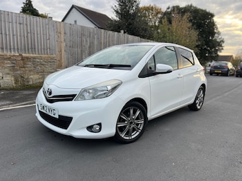 Used Toyota Yaris 2012 for sale - 76352961: Photo