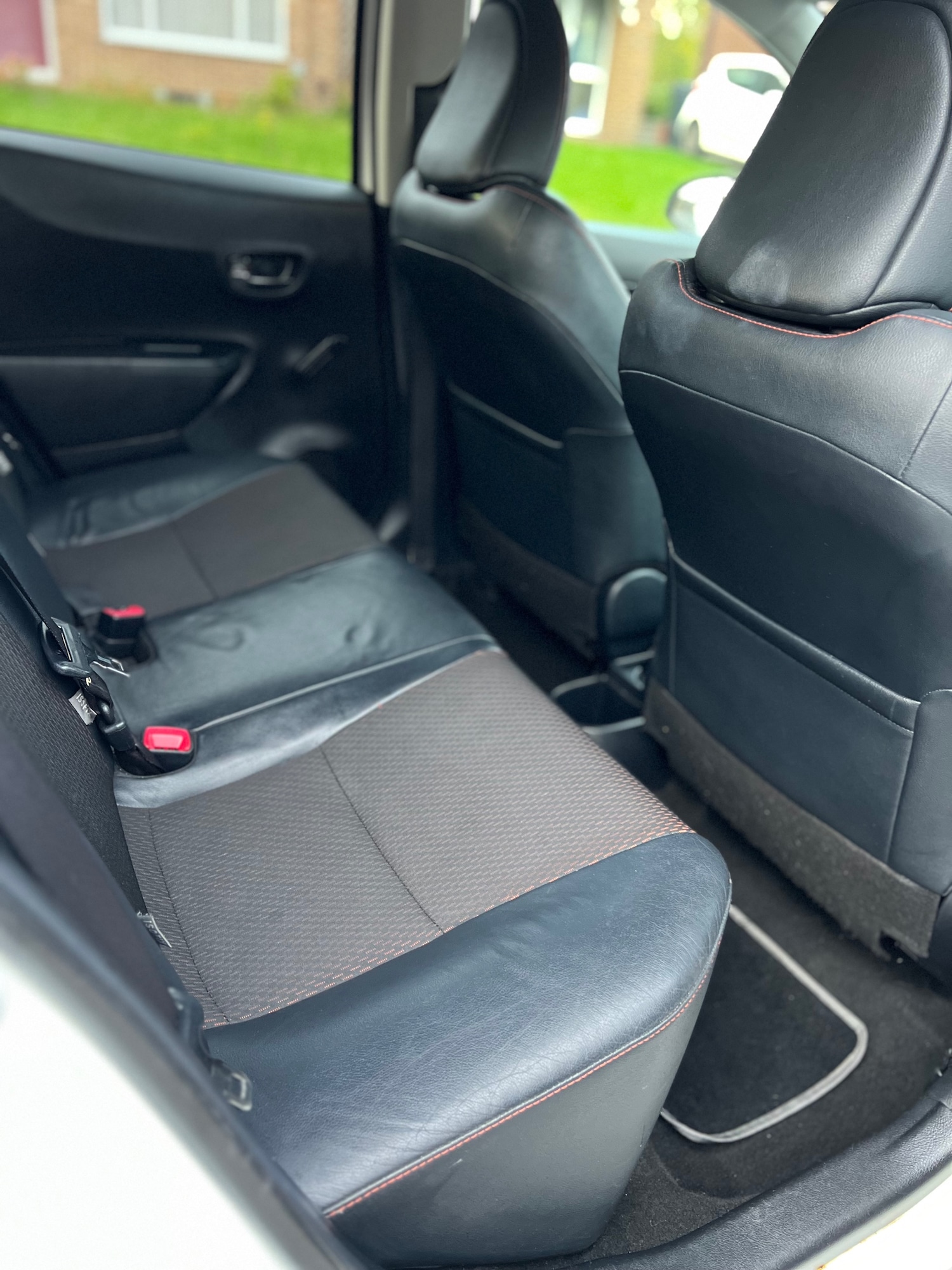 Used Toyota Yaris 2012 for sale - 76352961: Photo 7