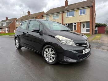 Used Toyota Yaris 2013 for sale - 77881194: Photo