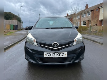 Used Toyota Yaris 2013 for sale - 77881194: Photo