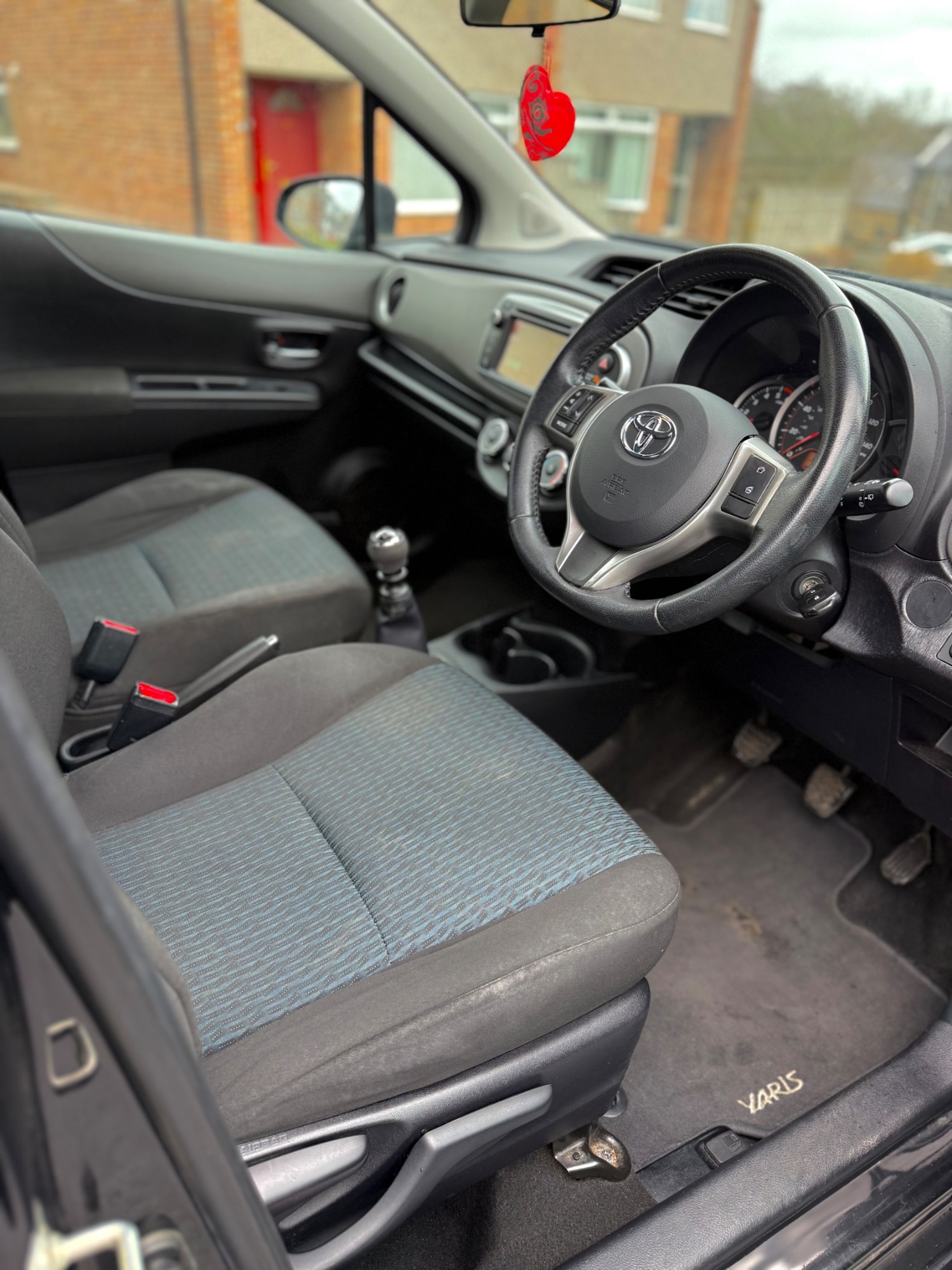 Used Toyota Yaris 2013 for sale - 77881194: Photo 8