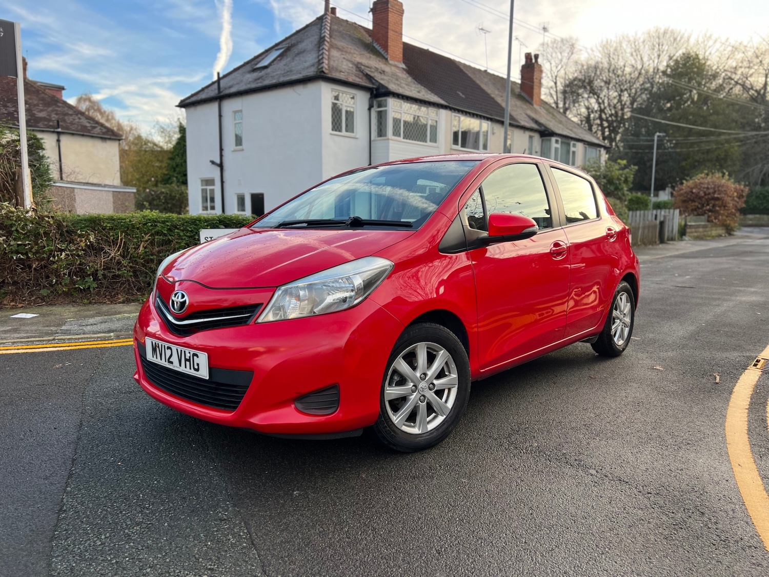 Used Toyota Yaris 2012 for sale - 76652908: Photo 2