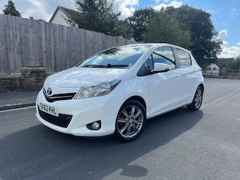 Used Toyota Yaris 2012 for sale - 76309895: Photo 2