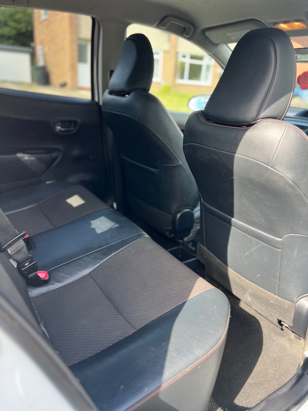 Used Toyota Yaris 2012 for sale - 76309895: Photo 7
